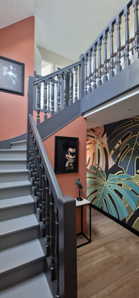 Chantier Hibat Déco Domloup - Peinture escalier pose papier peint et sol par notre entreprise de peinture